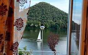 Le Finestre Sul Lago